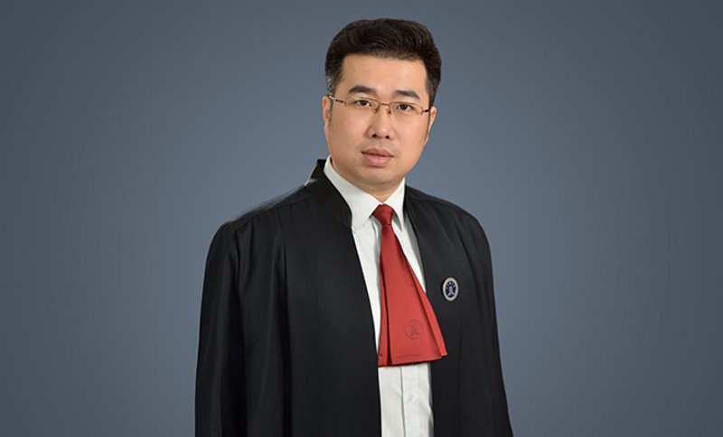 公司法务一年多少钱？这个问题的答案其实因公司规模、业务范围和市场定位而异。